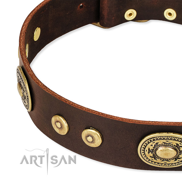Easy to put on/off leather dog collar with resistant to tear and wear hardware