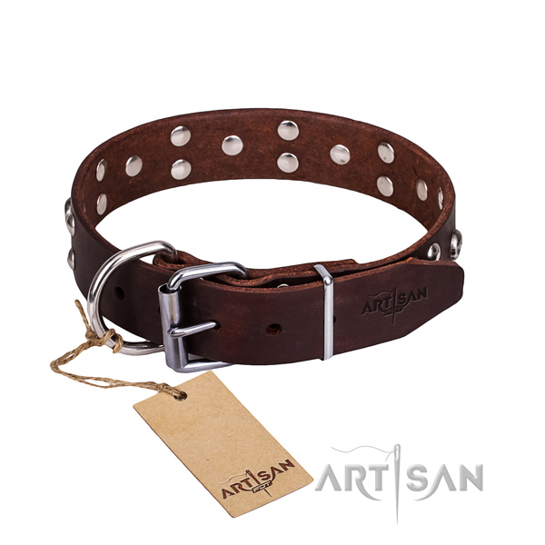 Leather dog collar with thoroughly polished edges for pleasant strolling